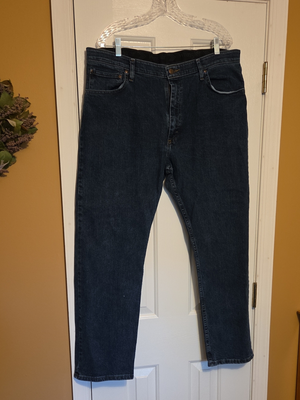 Men's Wrangler Dark Blue Straight-Leg Jeans